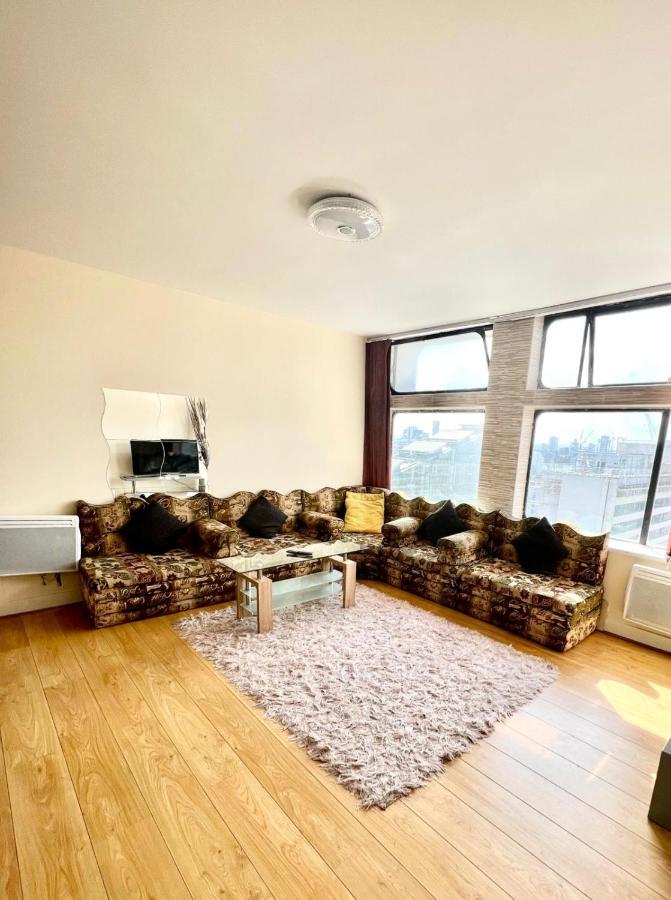 Two Bedroom With Kitchen Facility * Manchester